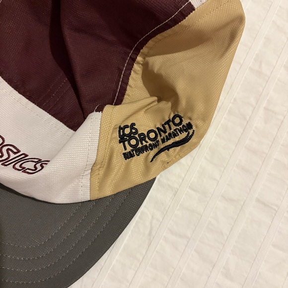 Asics 5-Panel Running Hat - Picture 2 of 4